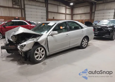 2005 Toyota Camry Xle z USA, uszkodzony, nr VIN 4T1BE30K65U588463